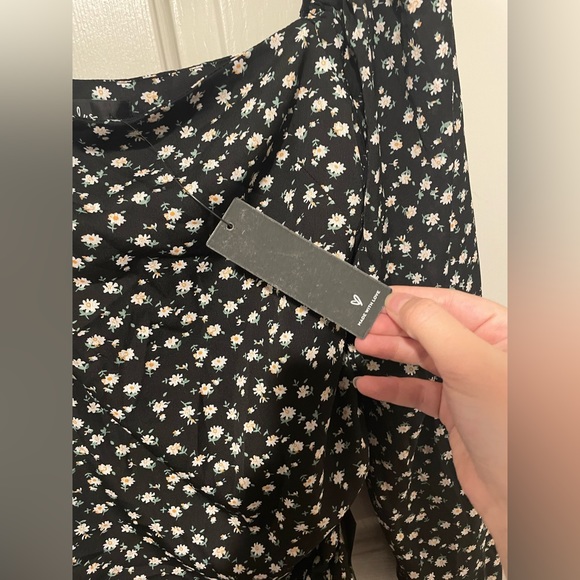 NWT Lulus Growing in the Garden Black Ditsy Floral Print Long Sleeve Dress - Picture 7 of 12